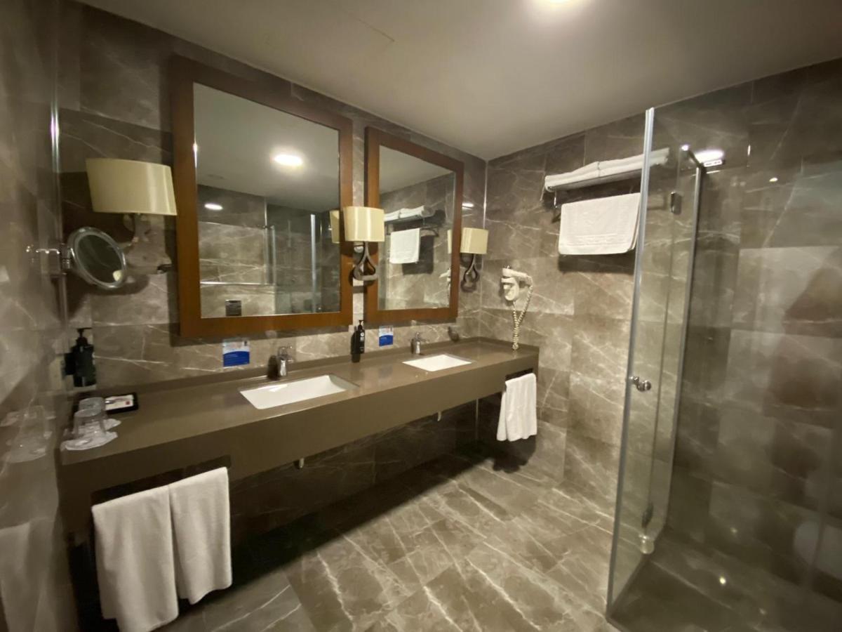 Ramada By Wyndham Sakarya Hotel Eksteriør bilde