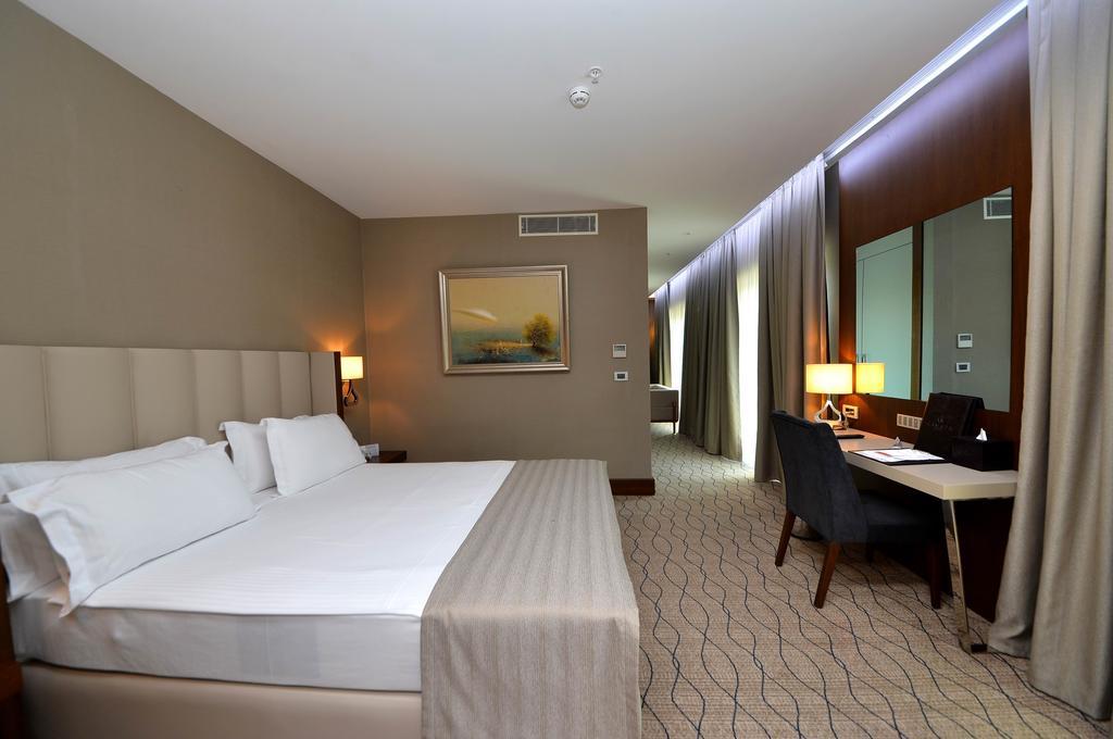Ramada By Wyndham Sakarya Hotel Eksteriør bilde